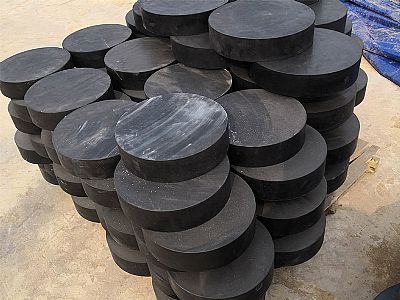 延川县板式橡胶支座由若干层橡胶片与薄钢板经加压硫化